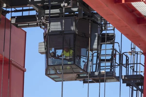 Crane driver — Stock Photo, Image