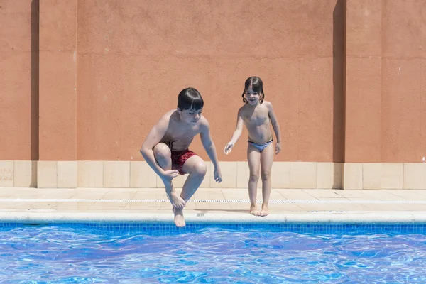 Jumping in pump — Stock Photo, Image