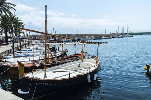 Fornells Espanha Julho 2021 Barcos Veleiros Atracados Porto Fornells Menorca — Fotografia de Stock