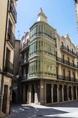 Casa Grego ya da Pilar Fontanet cephesi, Tortosa, Tarragona, Katalonya, İspanya 'daki katalan modernizm evi 