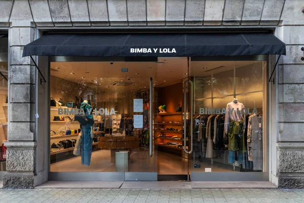 Βαρκελώνη Ισπανία Οκτωβρίου 2022 Επίδειξη Ενός Καταστήματος Ρούχων Bimba Lola — Φωτογραφία Αρχείου