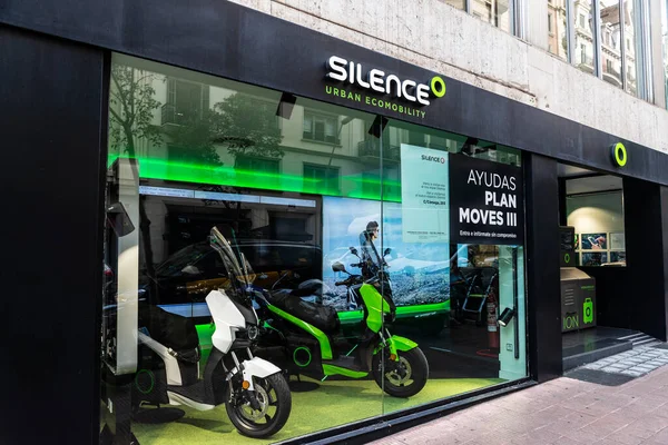 Barcelona España Octubre 2022 Exposición Del Silencio Tienda Motos Eléctricas — Foto de Stock