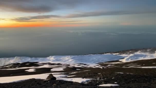 Úsvit Horách Ohromující Horská Krajina Tající Ledovce Kilimandžára Nádherná Obloha — Stock video