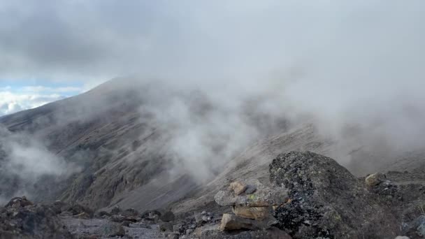 Langzaam Zwevende Wolken Bergen Verbazingwekkend Berglandschap Kilimanjaro Beklimmen December Tanzania — Stockvideo