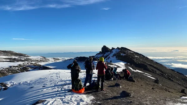 Kilimanjaro Tanzanya Ocak 2022 Turistler Dinleniyor Sıcak Çay Içiyorlar Dağlarda — Stok fotoğraf