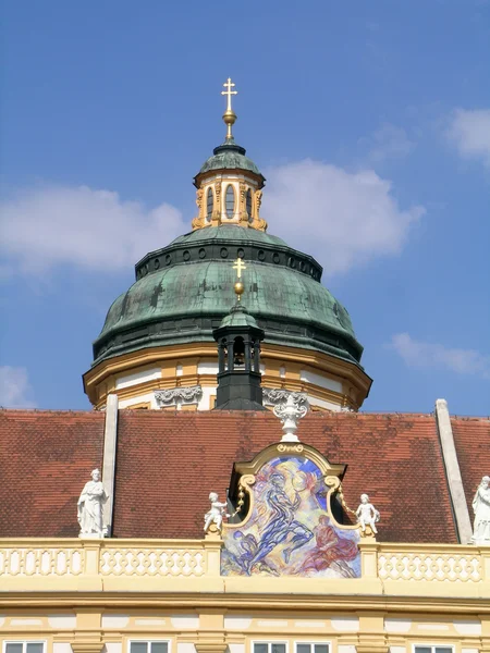 Koepel van St Peter en Paul kerk in de abdij van Melk — Stockfoto