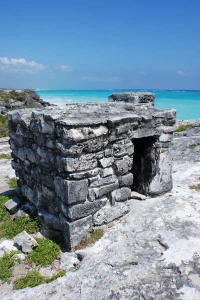 Sítio arqueológico junto ao mar — Fotografia de Stock