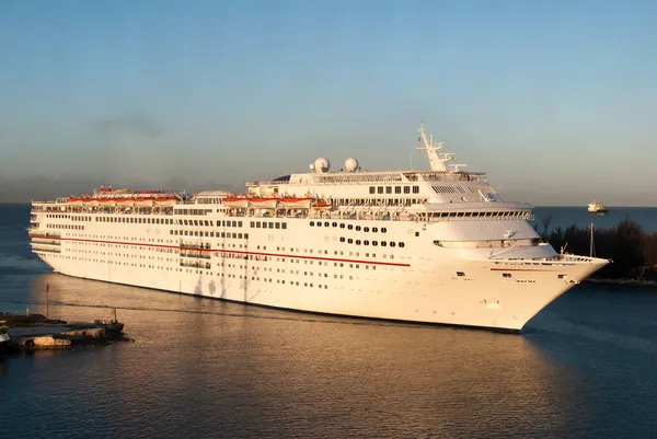 Vue Matin Bateau Croisière Arrivant Freeport Sur Île Grand Bahama — Photo