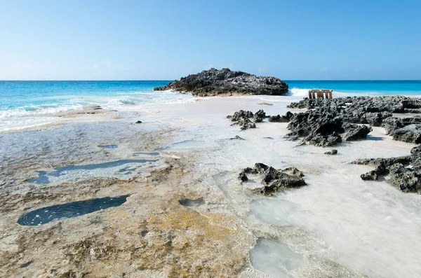 Beach Eroded Rocks Waterholes Uninhabited Island Half Moon Cay Bahamas — Stock Photo, Image