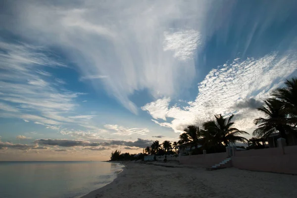 Pittoreske Hemel Zonsondergang Boven Lucaya Beach Grand Bahama Eiland — Stockfoto