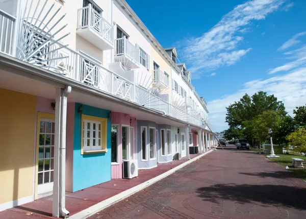 Vue Une Rue Vide Bâtiments Colorés Dans Village Touristique Nassau — Photo