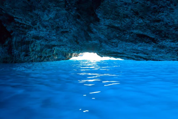 Keskeny Bejárat Alig Elég Széles Hogy Hajók Híres Blue Grotto — Stock Fotó