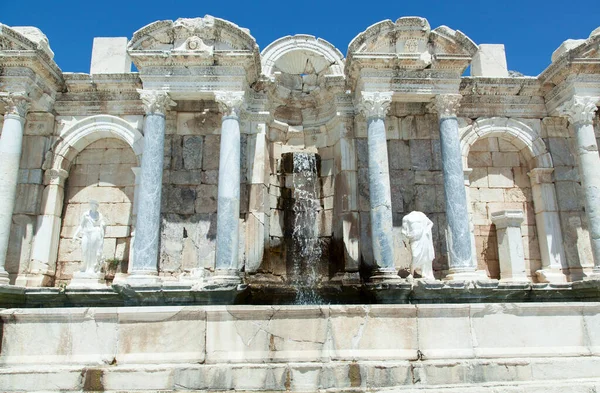 Фасад Фонтана Древнем Греческом Городе Сагалассос Естественной Горной Водой Текущей — стоковое фото
