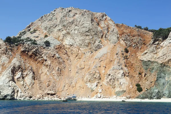 Vista Panorámica Del Alto Acantilado Colorido Isla Deshabitada Suluada Turquía — Foto de Stock