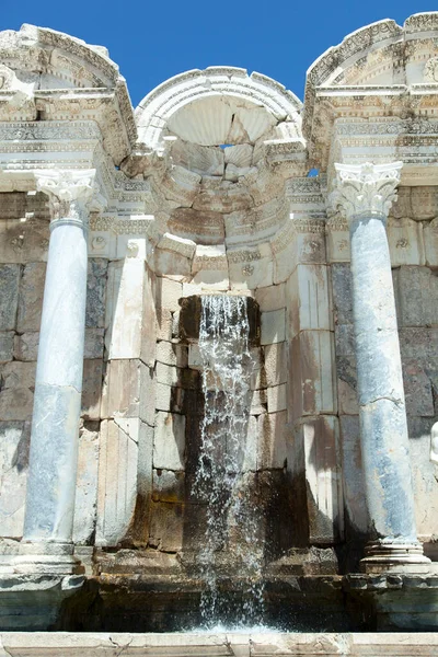 Eau Douce Montagne Descendant Sagalassos Grec Ancienne Fontaine Ville Turquie — Photo