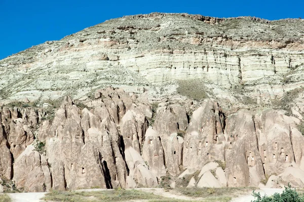 Mur Cappadoce Célèbres Rochers Érodés Avec Anciennes Fenêtres Sculptées Cavusin — Photo