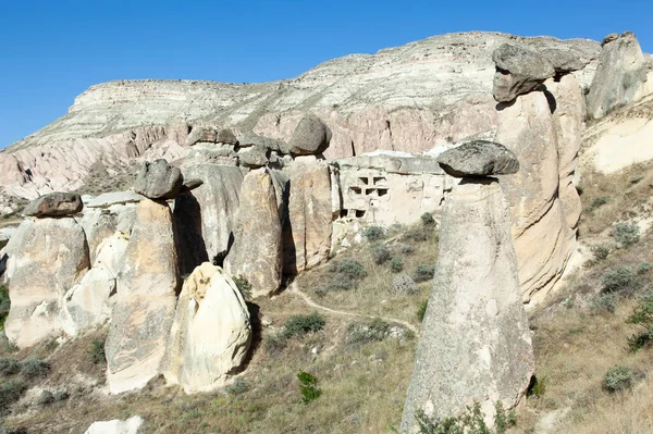 Vue Des Célèbres Roches Érodées Cappadoce Équilibrant Différentes Pierres Géologiques — Photo