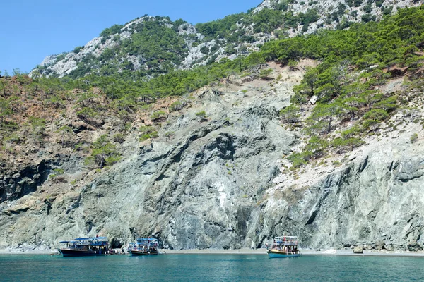 Barcos Trouxe Turistas Para American Beach Que Tem Areia Cinza — Fotografia de Stock