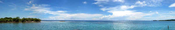 Vista Panorâmica Baía Mahogany Com Naufrágio Praia Turística Ilha Roatan — Fotografia de Stock