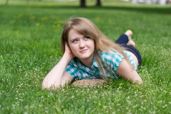 Girl on grass — Stock Photo, Image