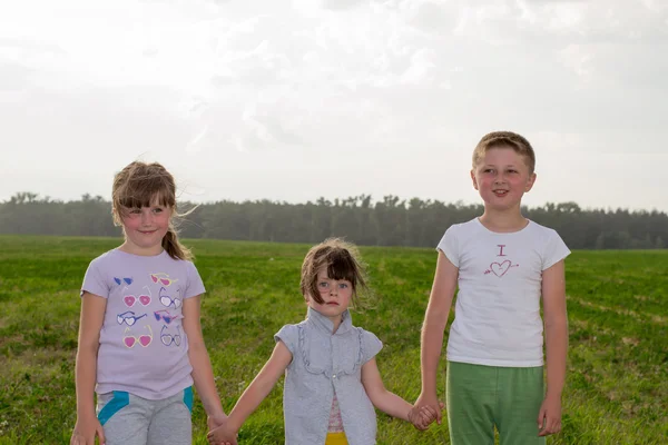 Drie kinderen in de — Stockfoto