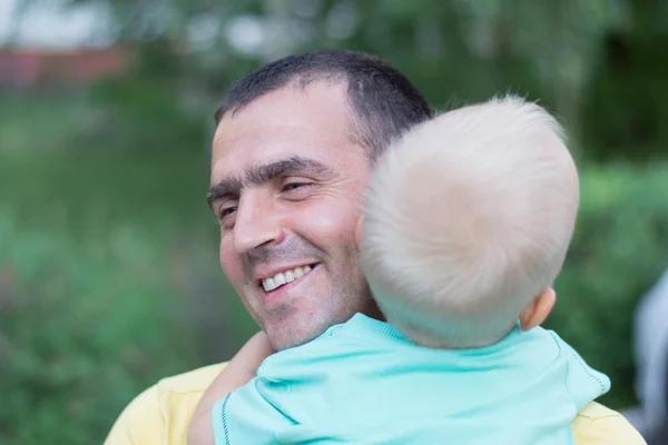 Papa met kleine zoon — Stockfoto