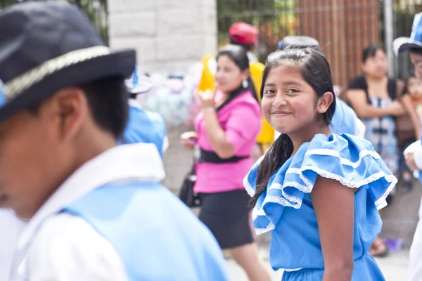 Schüler bei Schulparade — Stockfoto