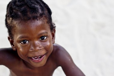 plajda Belizean çocuk