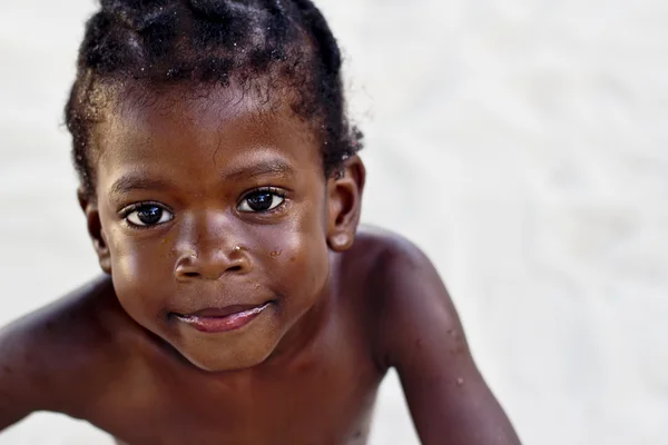 Belizei gyerek a strandon — Stock Fotó