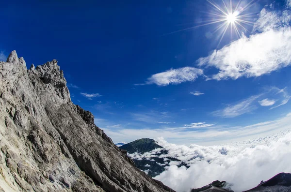 メラピ山山頂フロント メルバブ山 — ストック写真