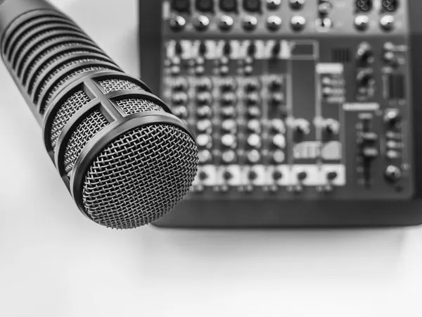 Profesyonel Mikrofon Ses Karıştırıcı — Stok fotoğraf