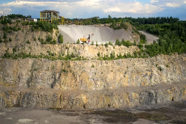 Carrière sur l'obtention de granit — Photo