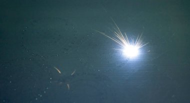 Metal tozundan üç boyutlu nesne yazdıran 3D yazıcı.