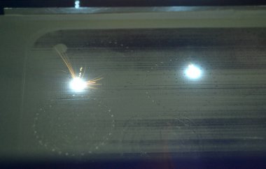 Metal tozundan üç boyutlu nesne yazdıran 3D yazıcı.