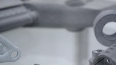 Endüstriyel toz 3D yazıcıya basılan nesne.