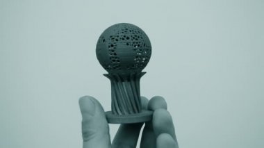 Metal makro için 3D yazıcıya basılmış mankenler. Nesne yüzeyi yakın plan.