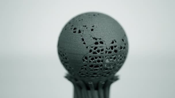 Модели, напечатанные на 3D принтере для металлического макроса. Крупный план поверхности объекта. — стоковое видео