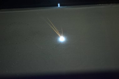 Metal tozundan 3D yazıcı nesnesi yazdırır.