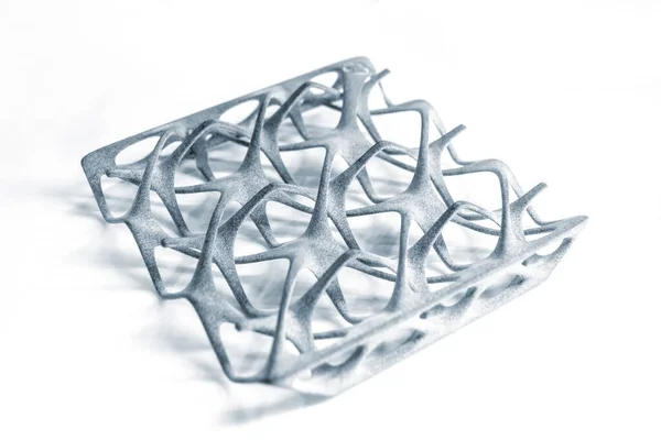 Graues abstraktes Modell auf 3D-Drucker aus Pulver isoliert gedruckt — Stockfoto