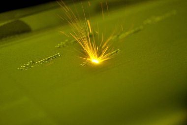 Metal tozundan üç boyutlu nesne yazdıran 3D yazıcı.