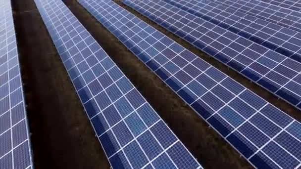 Aerial drone view solar panels on sunny day close-up. Photovoltaic solar panel — Stock Video