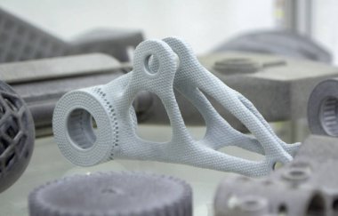 Polyamide tozu veya termoplastik yazıcıdan 3D yazıcıya yazdırılan nesne