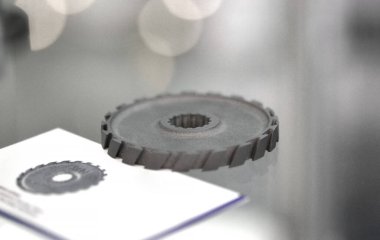 Selektif lazer erime. Nesne baskılı metal 3d yazıcı yakın çekim.