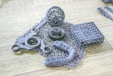 Polyamide tozundan 3 boyutlu bir yazıcıya basılmış nesne