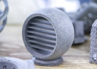 Polyamide tozundan 3 boyutlu bir yazıcıya basılmış nesne