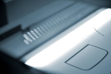 Endüstriyel profesyonel toz 3D yazıcı yazdırma işlemi. Çoklu Jet Füzyon MJF