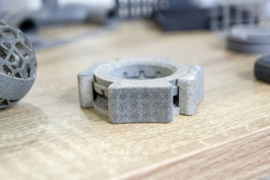 3D yazıcıya bir model gri baskı. 3D yazıcıya yazdırılan nesne plastik