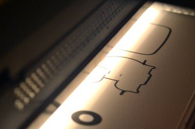 Büyük endüstriyel 3D yazıcıda beyaz poliyamid tozundan modeller oluşturuluyor