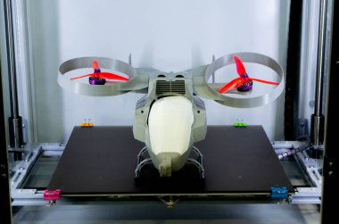 Nesne 3D yazıcıya, 3D yazıcının masaüstüne yazdırıldı.