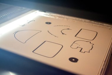 Toz endüstriyel 3D yazıcı üç boyutlu hacim modelleri yazdırıyor